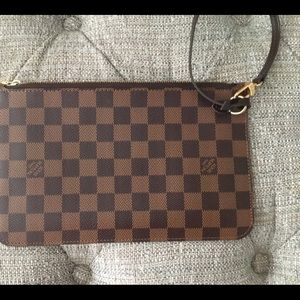Louis Vuitton Damier Neverful Wristlet